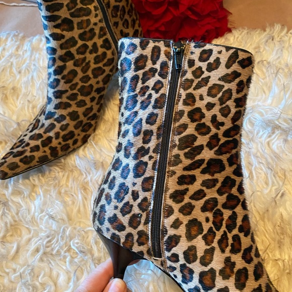 Casual Corner animal print bootie 7.5 - Picture 6 of 10